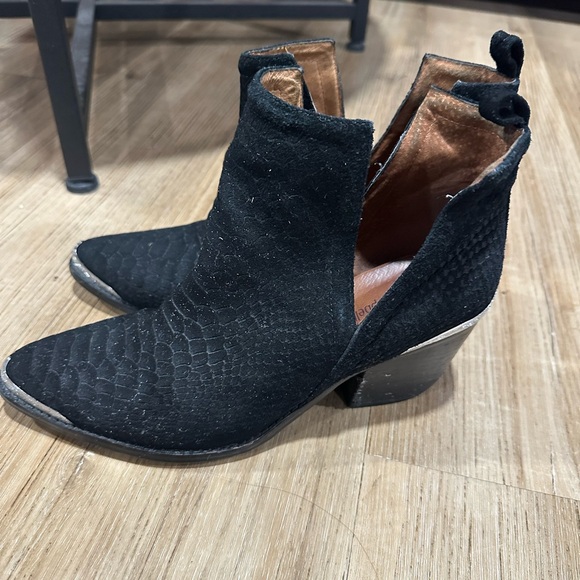 Jeffrey Campbell  Cromwell n western boots sz
9 good condition - Picture 3 of 7